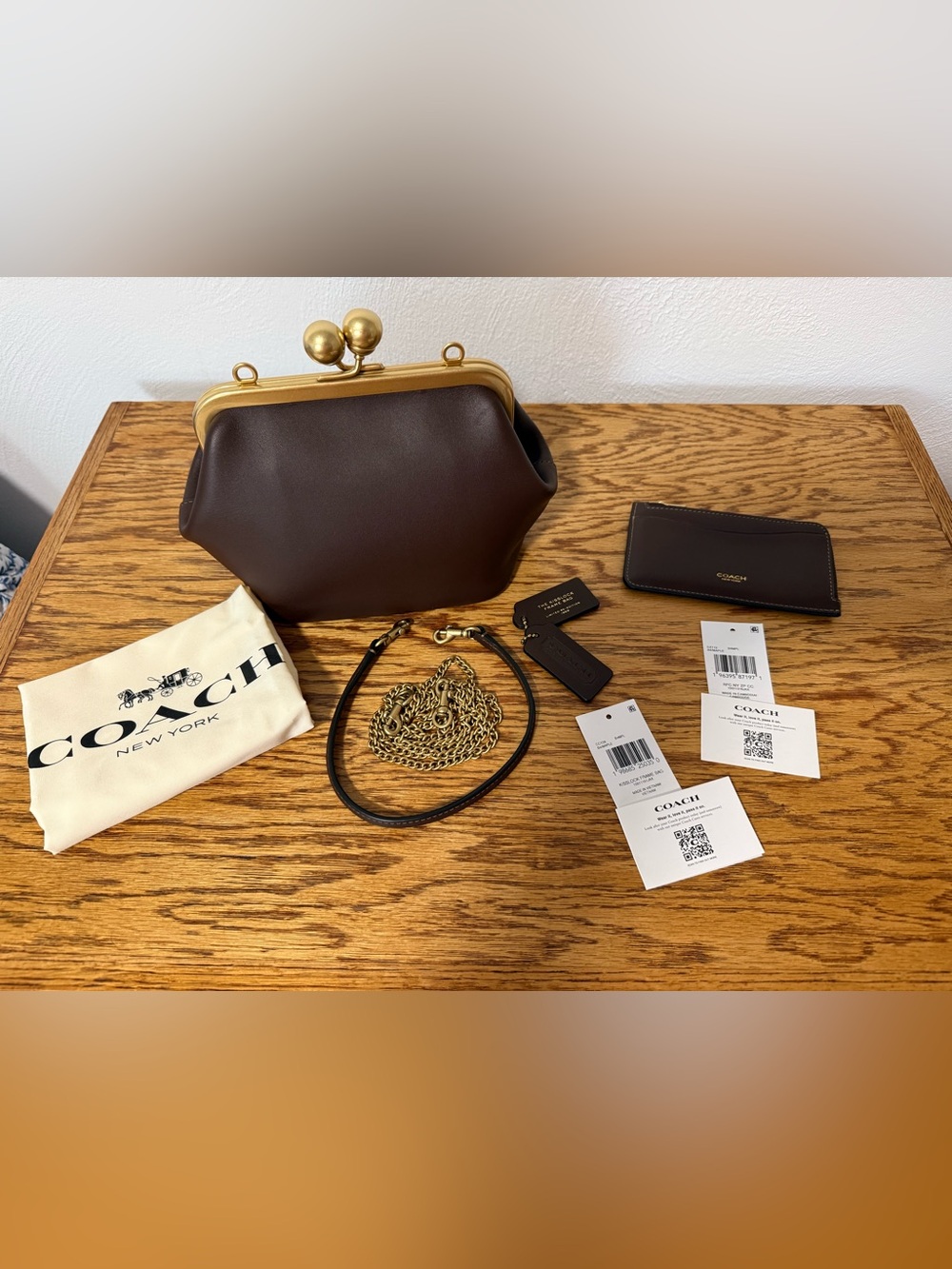 Coach Kisslock 16 Maple & New York Wallet Card Case